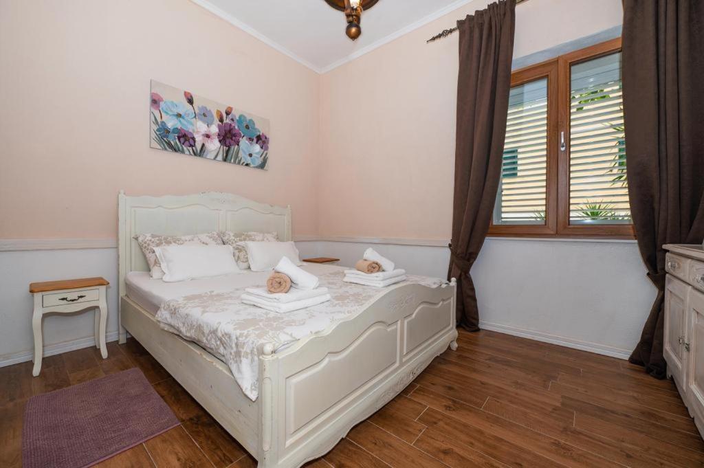 Apartment Petra & Apartment Rustic Makarska Buitenkant foto