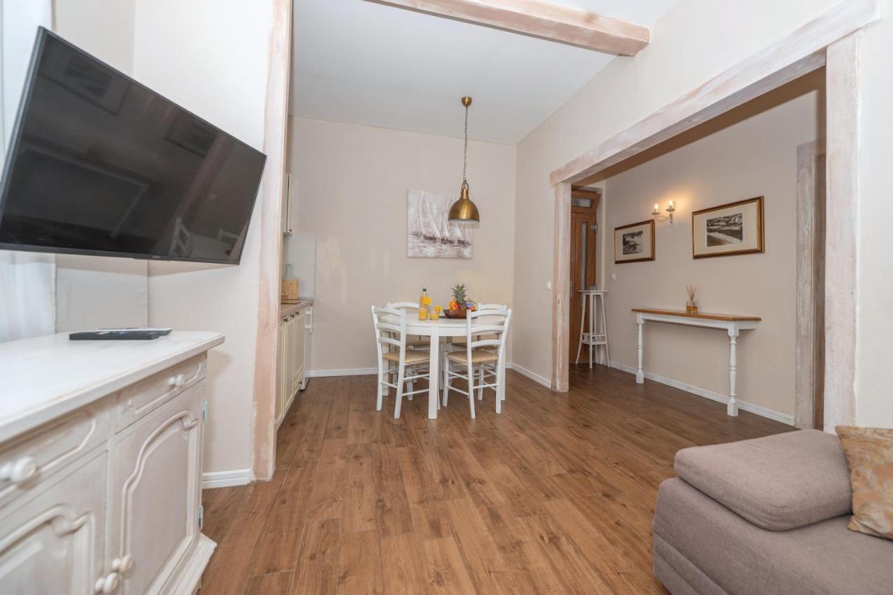 Apartment Petra & Apartment Rustic Makarska Buitenkant foto