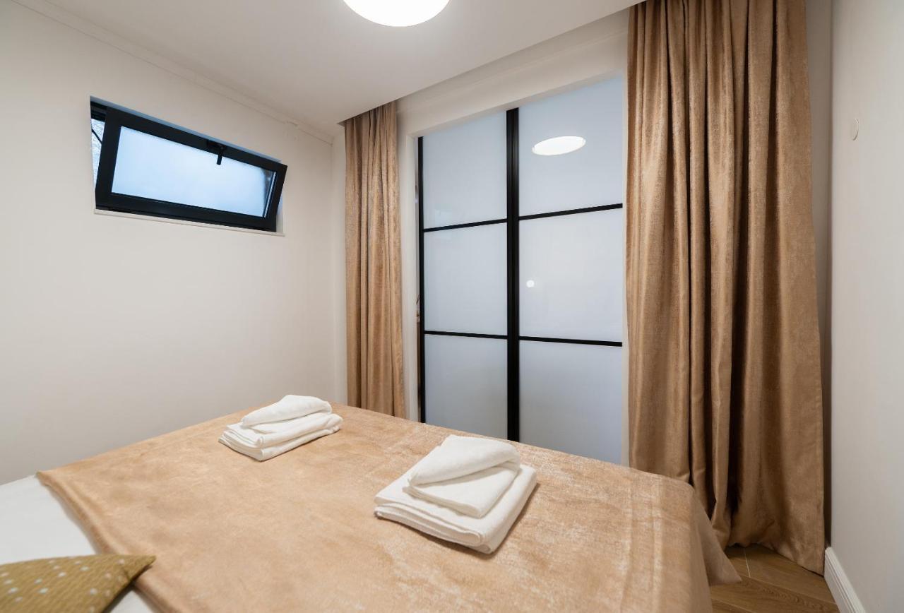 Apartment Petra & Apartment Rustic Makarska Buitenkant foto